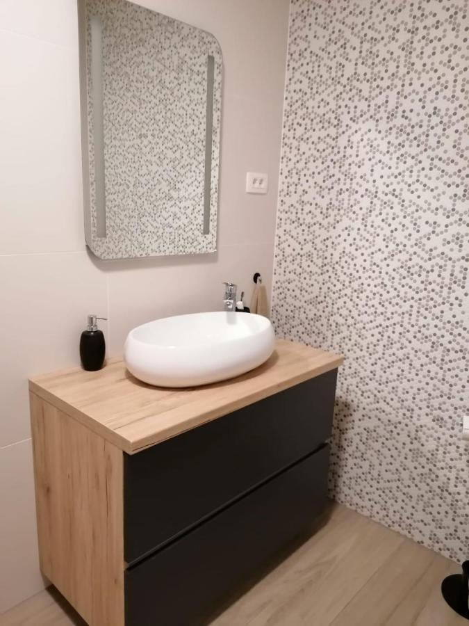 Brand New Apartment In Malinska Kültér fotó