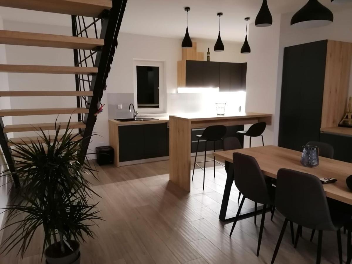 Brand New Apartment In Malinska Kültér fotó