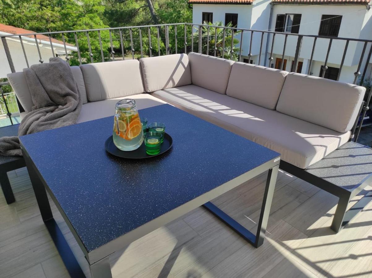 Brand New Apartment In Malinska Kültér fotó